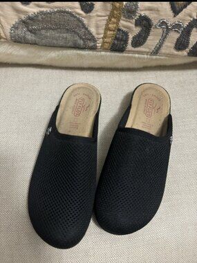 Fly Flot Italian Comfort Black Mesh Slip-On Clogs - Size 39